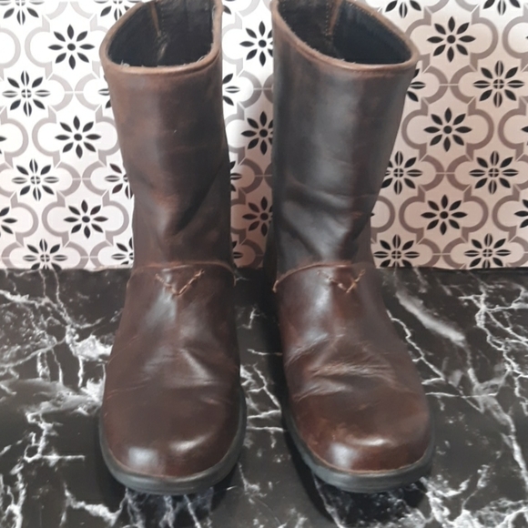 L.L.Bean brown ankle Nubuck boots 6.5 - Picture 6 of 6